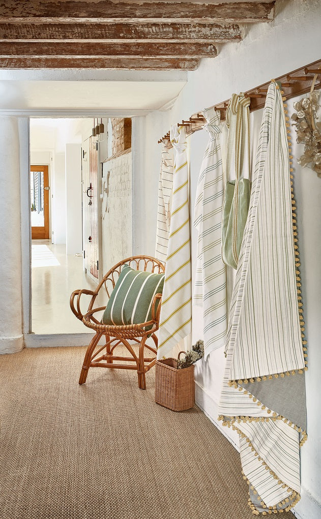 La collection Marne offre une variété de rayures classiques et contemporaines, déclinées en diverses textures et tailles