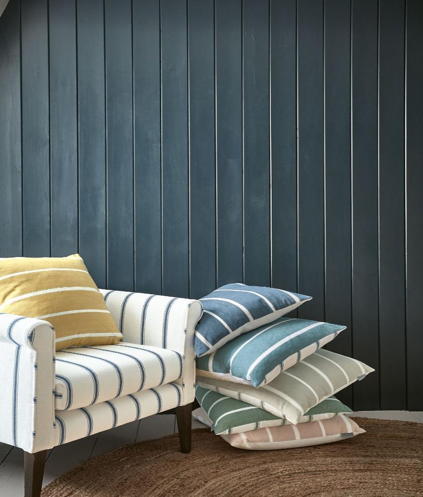 La collection Marne offre une variété de rayures classiques et contemporaines, déclinées en diverses textures et tailles