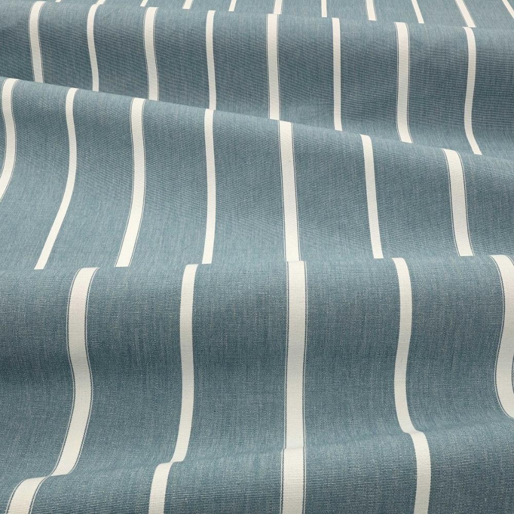 La collection Marne offre une variété de rayures classiques et contemporaines, déclinées en diverses textures et tailles