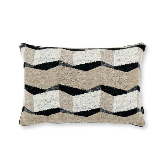 Combinaison caractéristique de texture et de couleurs, Muoto est un coussin original qui représente un beau chevron en alternant des formes de chenille douce et de bouclé tactile.