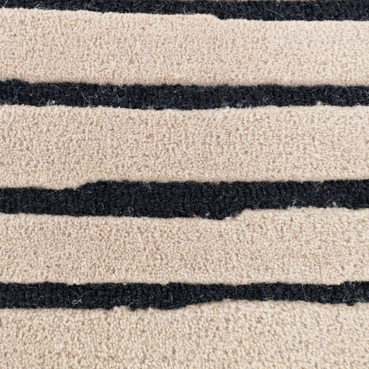 Tapis Linos — coloris Ebony