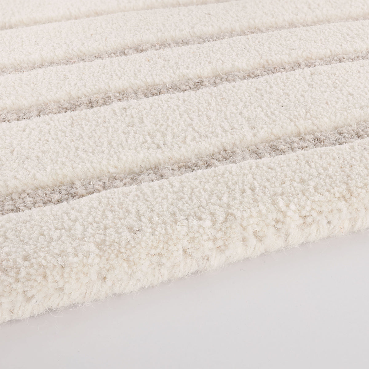 Tapis Linos — coloris Egret