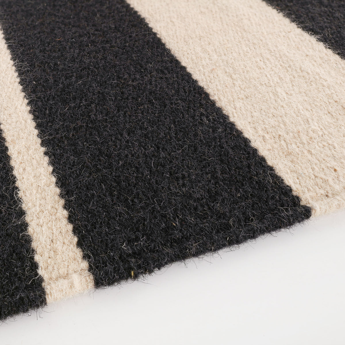 Tapis Edge — coloris Monochrome